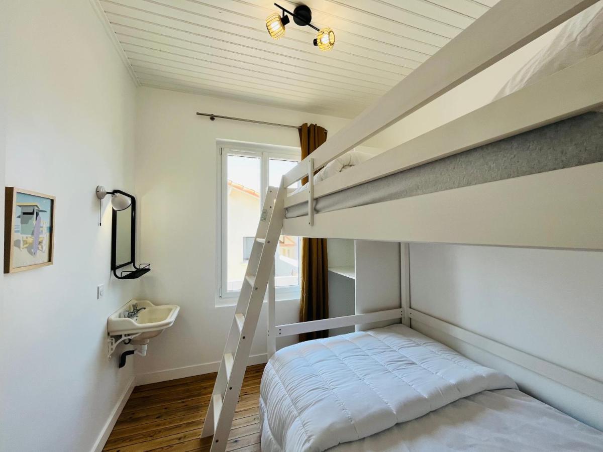 Holiday home Maison Des Annees 1920 - A 150 M De L'ocean Et Proche Des Commodites - 4 Independants