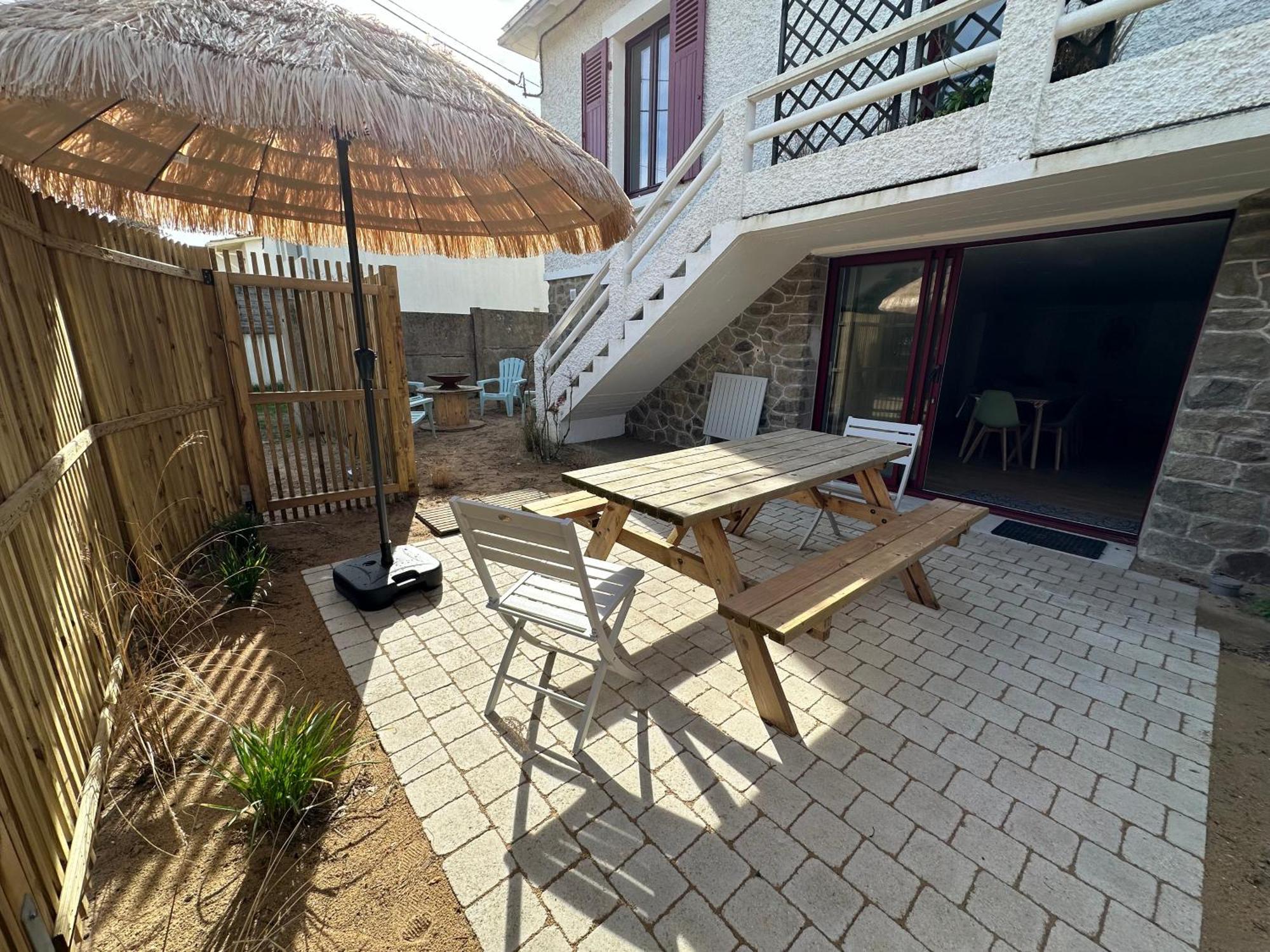Maison Des Annees 1920 - A 150 M De L'ocean Et Proche Des Commodites - 4 Independants Holiday home *