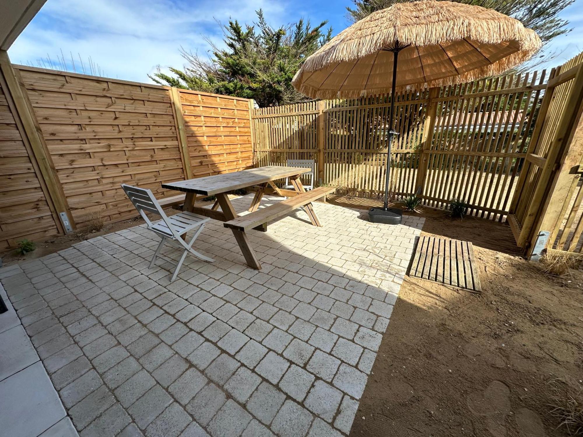 Holiday home Maison Des Annees 1920 - A 150 M De L'ocean Et Proche Des Commodites - 4 Independants